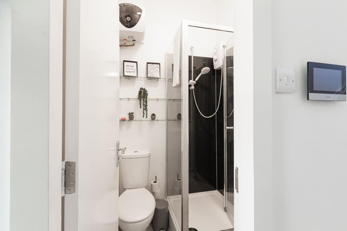 Trendy And Spacious Studio Near Notting Hill 1 ลอนดอน ภายนอก รูปภาพ
